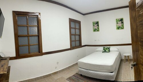 La Tribu  Hostel, Забронировать Хостел Хостелы Калидония, Хостел