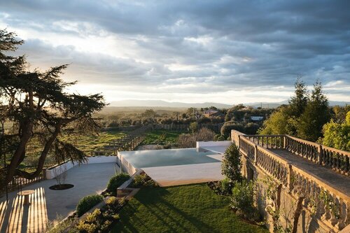 Casa do Cedro, Book Bed and Breakfast Hoteller i Beira Interior Sul med pool, Swimmingpool