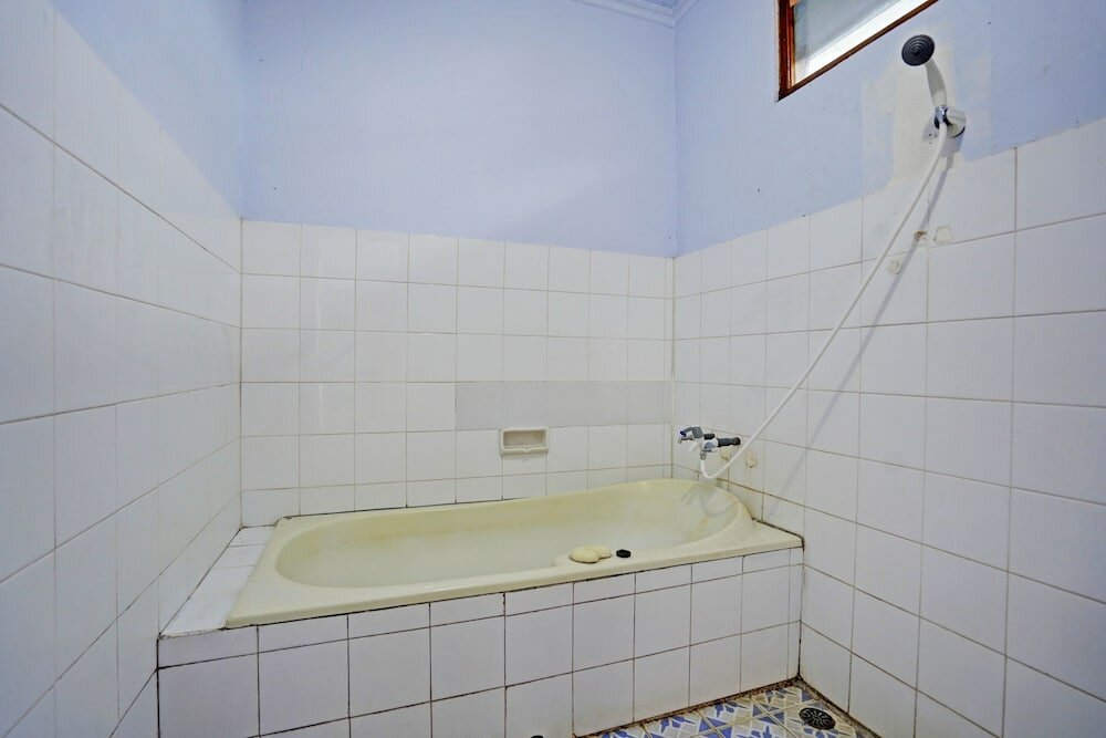 Capital O 92162 Hotel Wisata Karya