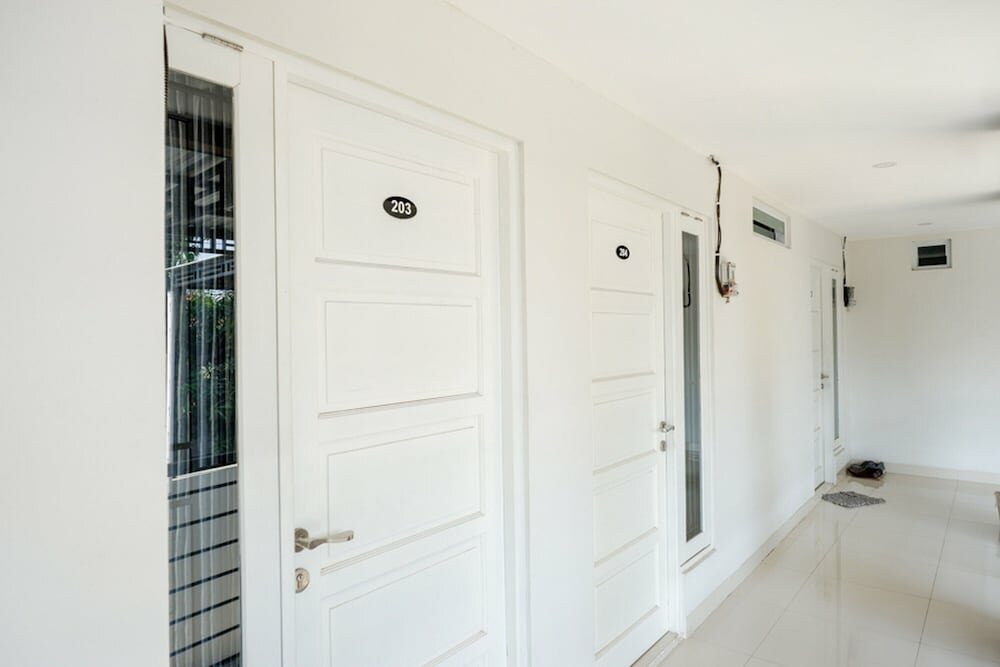 RedDoorz Plus Syariah near Stasiun Tegal 2