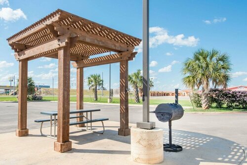 La Quinta Inn & Suites by Wyndham Cotulla, Reserva ahora Hotel Cotulla Texas