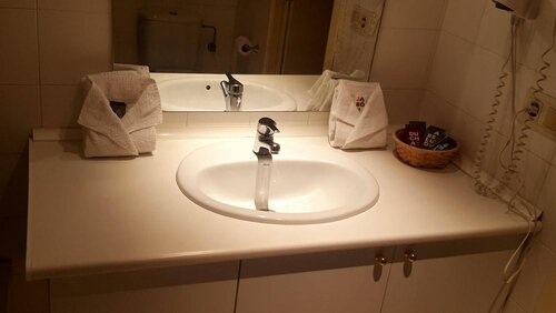 Hotel Sucara, Забронировать Отель Ла Кортинада Вальнорд