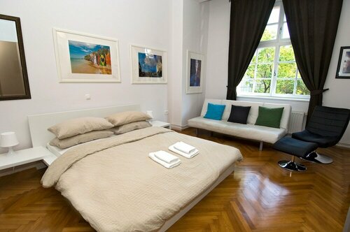 Galeria Rooms, Забронировать Отель Отели Любляна с парковкой, рядом с Площадь Республики, Парковка