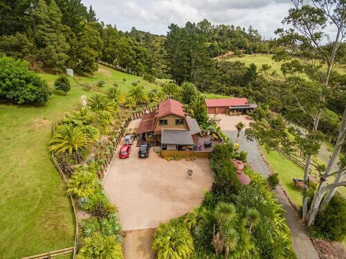 Coastal Chalet Suites Whangaroa, Buchen Sie Chalet  