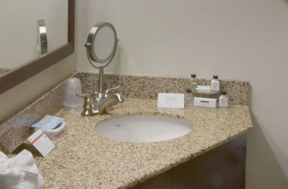 Quality Inn & Suites Cleveland Airport