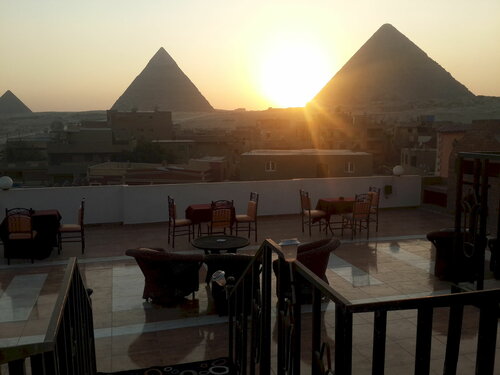 Pyramids Plateau Inn, Prenota Affittacamere Giza 