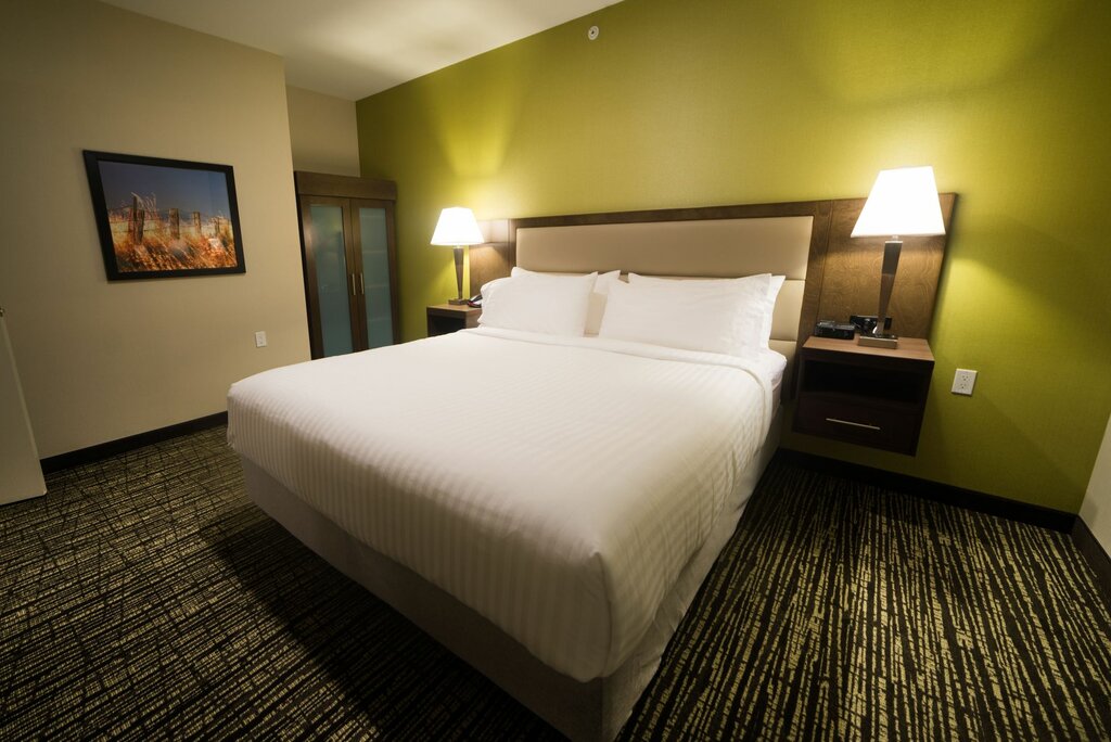 Candlewood Suites West Edmonton - Mall Area by IHG
