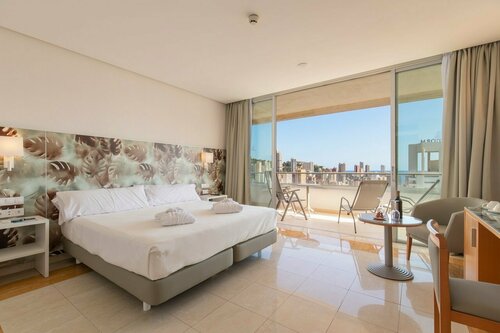 Hotel BCL Levante Club & Spa 4 Sup, Забронировать Курортный отель Курортные отели Бенидорм, рядом с Казино Mediterraneo Benidorm, Курортный отель