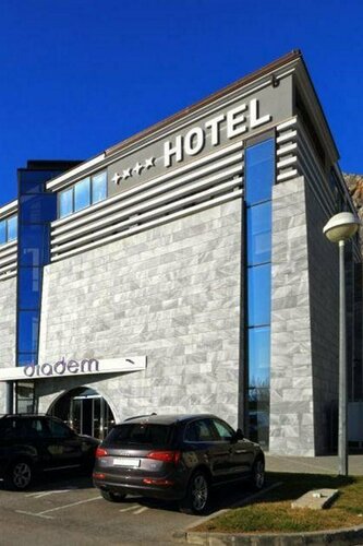 Hotel Diadem, Rezerwuj Hotel Hotele w Split Region z Parkingiem, Parking