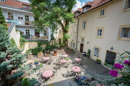 Monastery Garden Prague, Забронировать Отель Бизнес-отели Праги, рядом с Мустек, 4* 5*