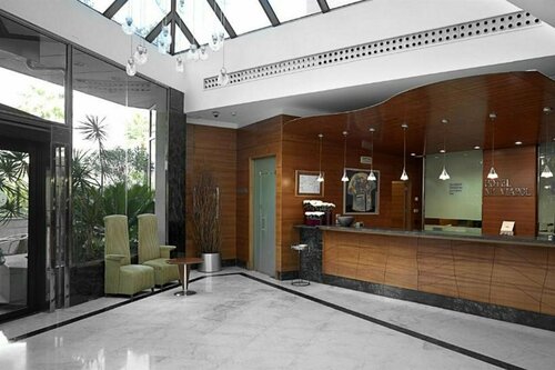 Occidental Sevilla Viapol, Забронировать Отель Нервион Севилья, рядом с Edificio Viapol