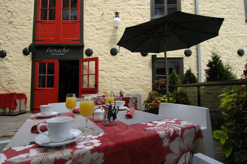 Auberge Saint-Antoine, Забронировать Хостел Отели Quebec city and area с парковкой, Парковка