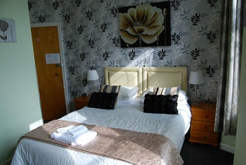 Tudor Court Guest House, Book Pension Gæstehuse i Cadgwith, Pension