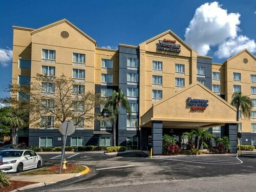 Fairfield Inn and Suites by Marriott Orlando Near Universal Orlando, Varaa Hotelli Hotellit Doctor Phillips pysäköinnillä, Pysäköinti