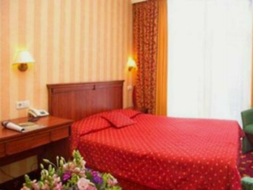 Hotel Omega, Забронировать Отель Отели Амстердама с завтраком, рядом с Парк Вондела, Завтраки