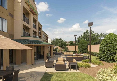 Courtyard Bowling Green Convention Center, Buchen Sie Hotel Bowling Green Kentucky