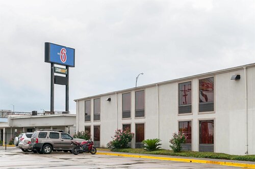 Motel 6 New Orleans, LA - Near Downtown, Book Motel Missouri hoteller med parkering, Parkering