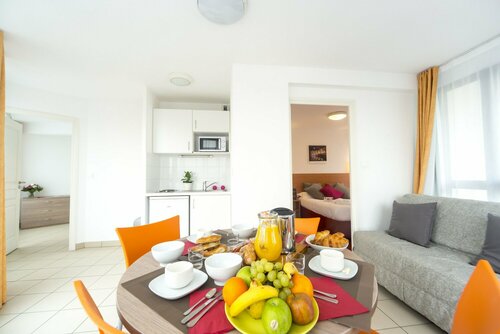 Cerise Strasbourg, Prenota Residence Hotel a Alsazia con parcheggio, Parcheggio