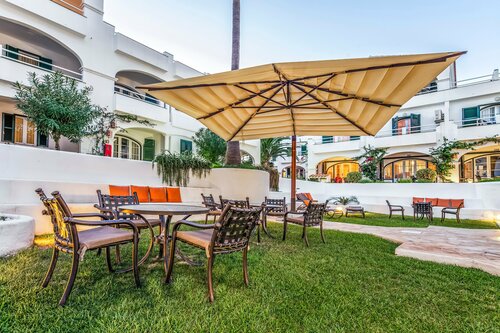 White Sands Beach Club, Забронировать Апарт-отель Отели S'Albufera des Grau Natural Park с бассейном, Бассейн