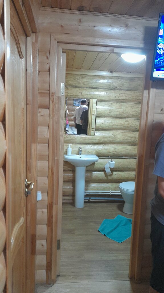 У трех вышек