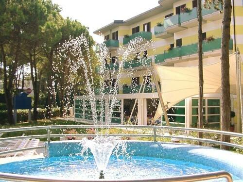 Hotel Mediterraneo, Book Hotel Hoteller i Friuli Venezia Giulia med parkering, Parkering