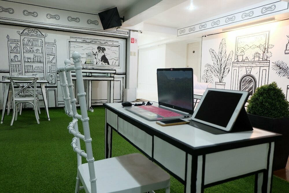 Amorsolo Mansion Apartments And Suites