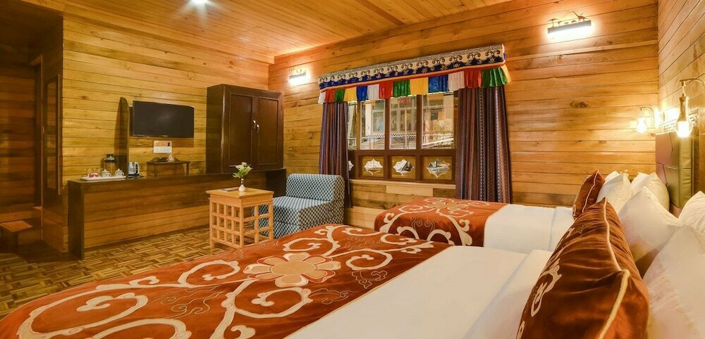 Summit Panghen Metok Hotel