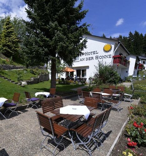 Hotel an der Sonne & Restaurant Zum Schneiger, Забронировать Отель Отели Шёнвальд с парковкой, Парковка
