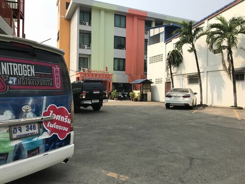 Thanakorn Garden Hotel, Забронировать Отель Отели Uttaradit Province с парковкой, Парковка