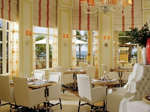 Курорт Eau Resort & Spa, Забронировать Курортный отель Отели Палм-Бич с парковкой, Парковка