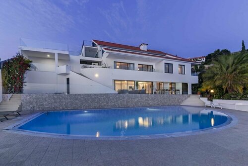 Sky Villa by an island apart, Забронировать Вилла Сан Мартинью Madeirã