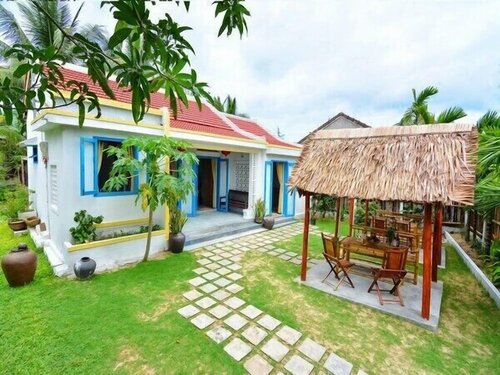 Local Beach Homestay, Rezerwuj Pensjonat Cam An 