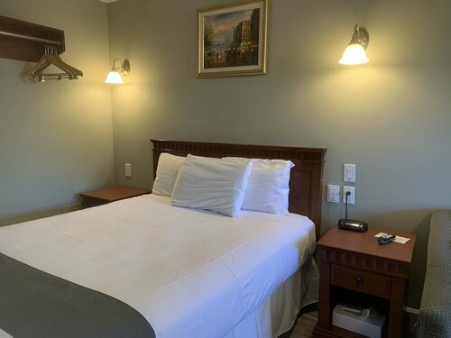 Hotel and Suites Les Laurentides, 预订 酒店 圣索弗尔-德斯蒙特 魁北克
