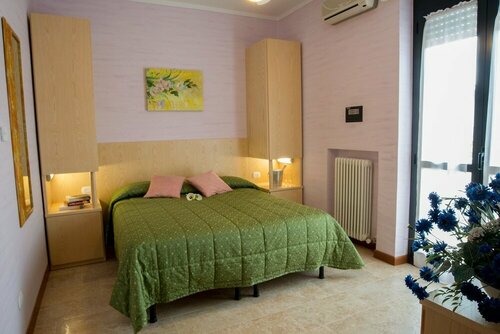 Hotel Fiordaliso, Забронировать Отель Отели в центре Сирмионе, в центре, Парковка, Завтраки