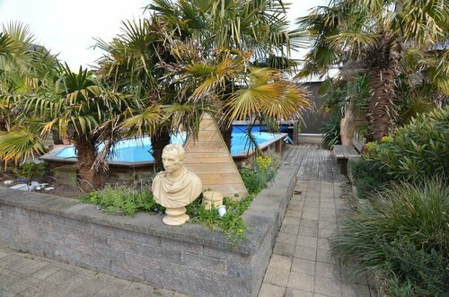 Naturist B&B Wellness Sea Nat - Adults Only, Забронировать Отель «постель и завтрак» Отели Коксейде с бассейном, Бассейн