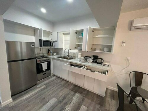 Building next to CocoWalk & Brickell, Забронировать Апарт-отель Коконат-Гроув Майами