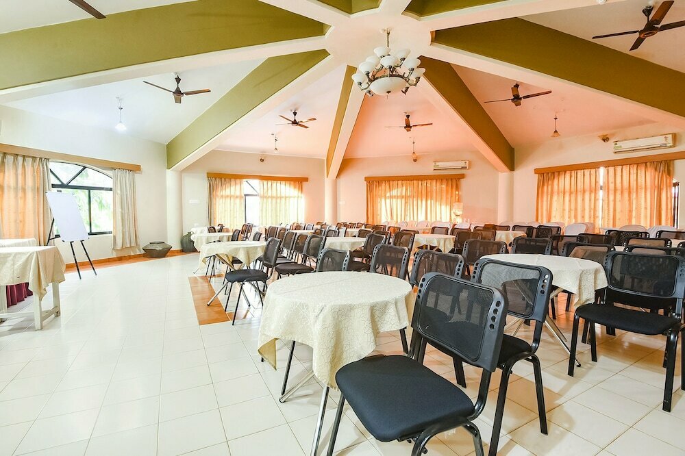 FabHotel Prime Toro Highland Beach Resort With Pool, Candolim