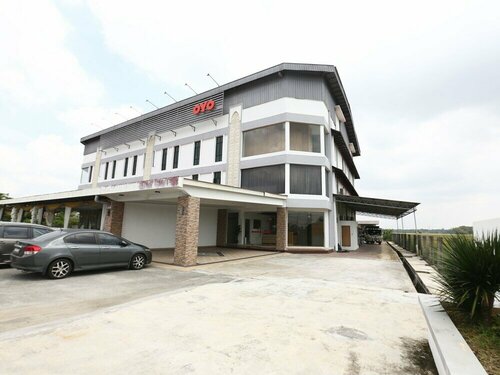 OYO 89888 Dz Residence Guest House, Book Pension Hoteller i Kelantan med parkering, Parkering