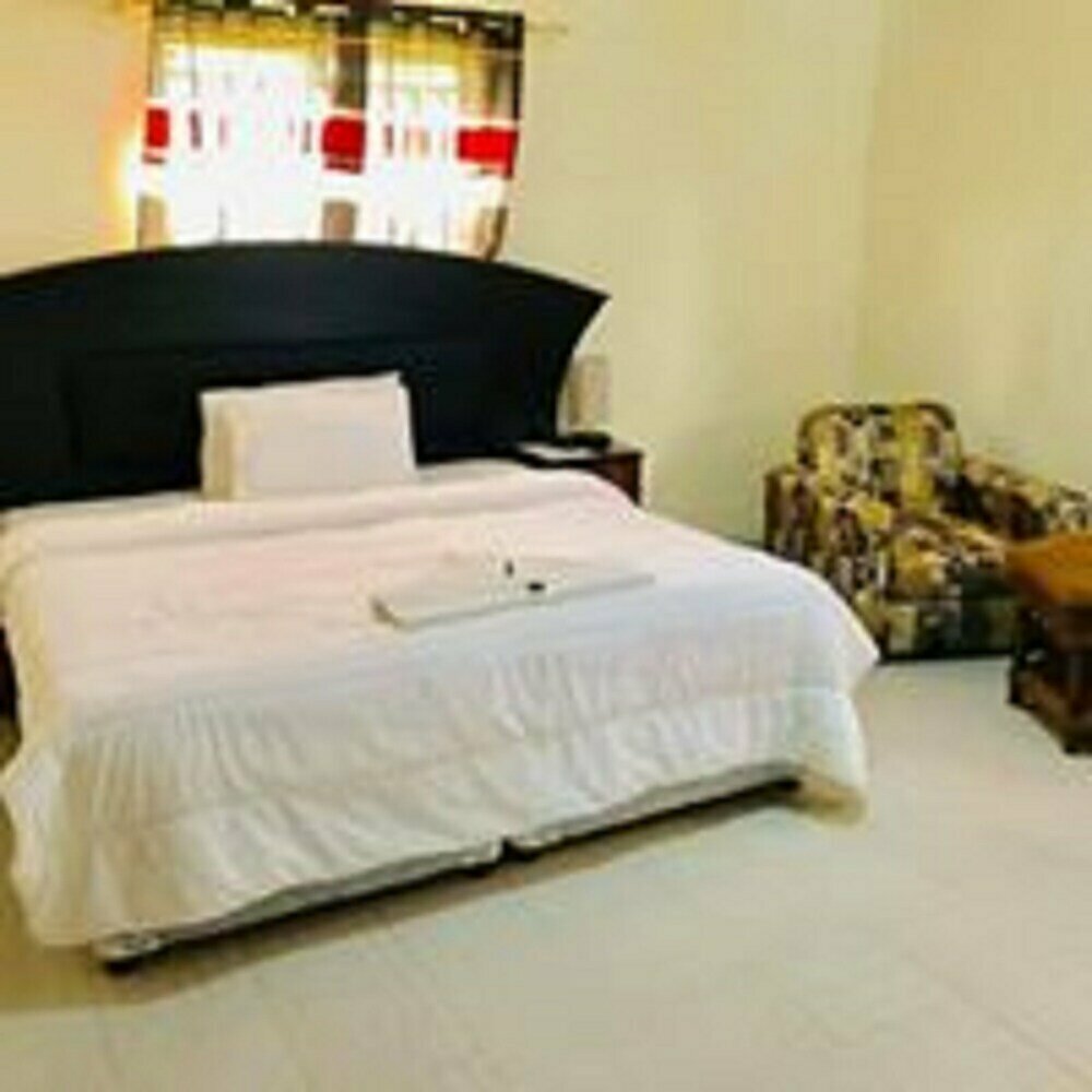 Moyo lodge