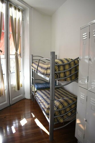 BA Stop Hotel House, Забронировать Отель Отели Монтсеррата 3 звезды, 3*