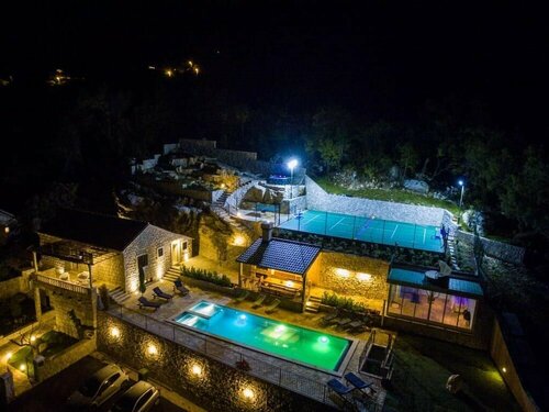 Villa Falcon Rook, Забронировать Вилла Отели Dubravka с парковкой, Парковка