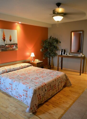 Motel Quatre Saisons, Reservar Motel Hotéis em Manicouagan com estacionamento, Estacionamento