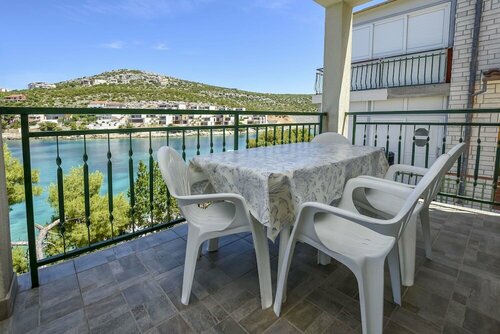 Apartments Ivica, Забронировать Отель  