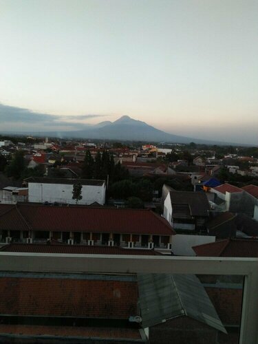 Shamrock Vivo Apartemen, Boek Appartement Yogyakarta Hotels met een Zwembad, Zwembad