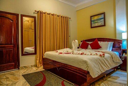 Narpo Hotels, Đặt Khách sạn Airport Residential Area Accra