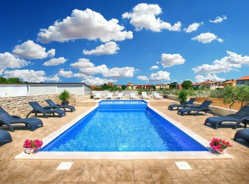 Apartments Mile 1249, Забронировать Апартаменты/квартира Отели Фажана с бассейном, Бассейн