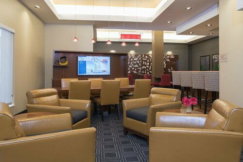 TownePlace Suites by Marriott Champaign, Забронировать Отель Урбана Шампейн, рядом с Францисканский медицинский центр Сердца Пресвятой Девы Марии