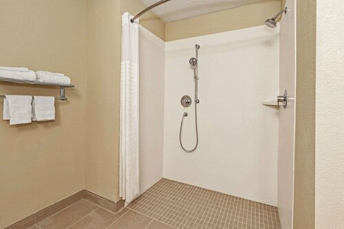 Comfort Inn Whitehall, 予約 ホテル ホワイトホール ミシガン州