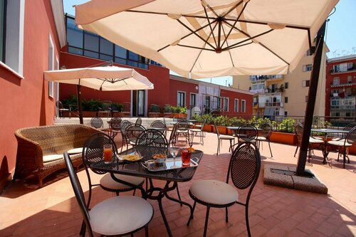 Hotel Nuvò, Buchen Sie Hotel Fuorigrotta Neapel