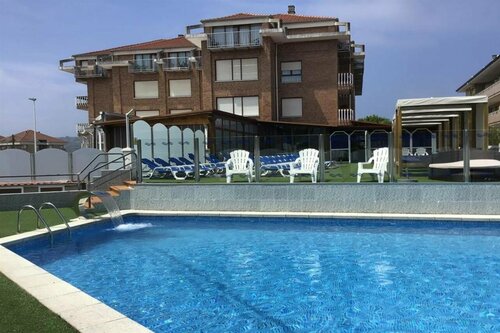 Hotel Gala, Забронировать Отель Ноха Cantabria Coast, рядом с Playa de los Barcos